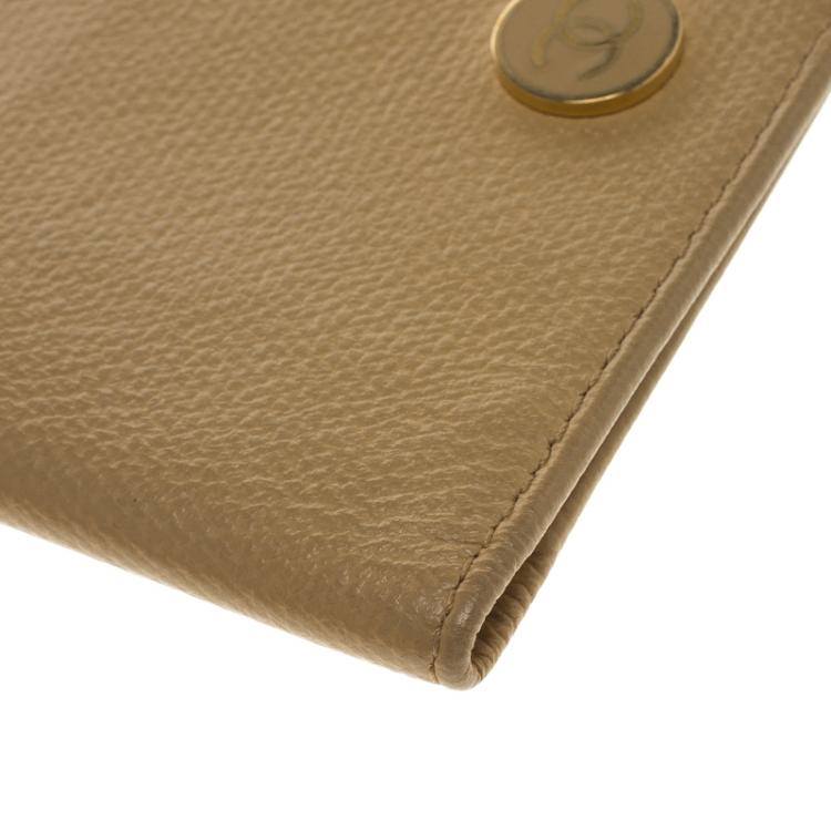 مملوكة مسبقًا Chanel Beige Leather Vintage Card Holder