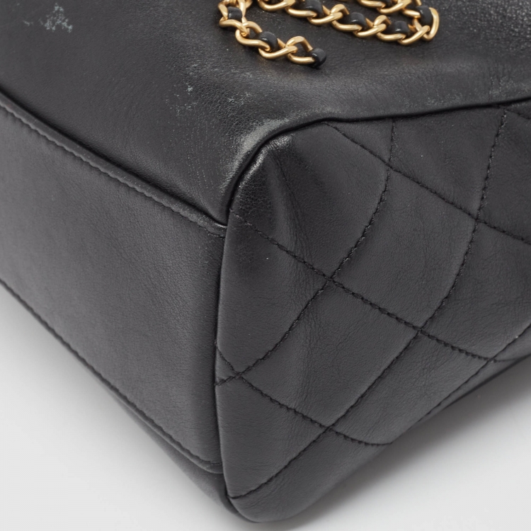 Pre Owned Chanel Black Leather Chain Signature Bag