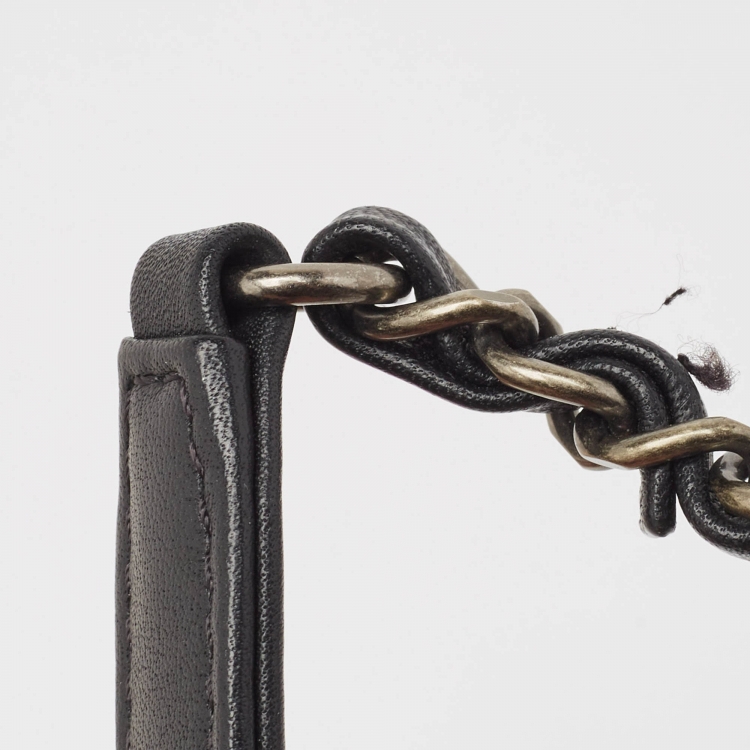 Pre Owned Chanel Black Leather Chain Signature Bag