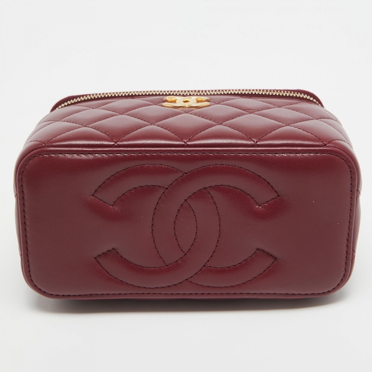 Pre Owned Chanel Burgundy Quilted Leather Pick Me Up Vanity Bag