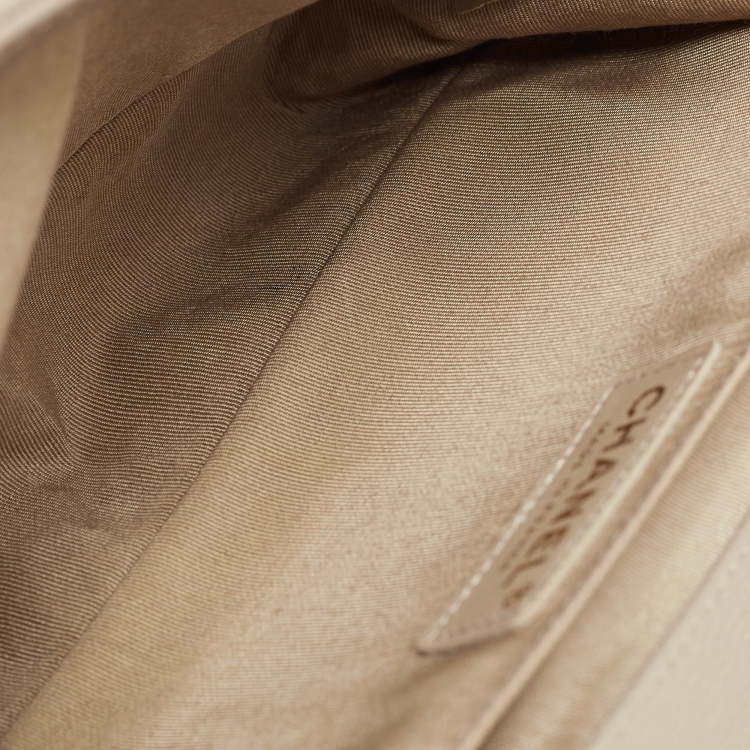 Pre Owned Chanel Beige Quilted Leather Medium Boy Flap Bag