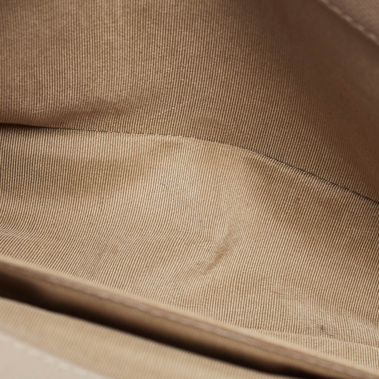 Pre Owned Chanel Beige Quilted Leather Medium Boy Flap Bag