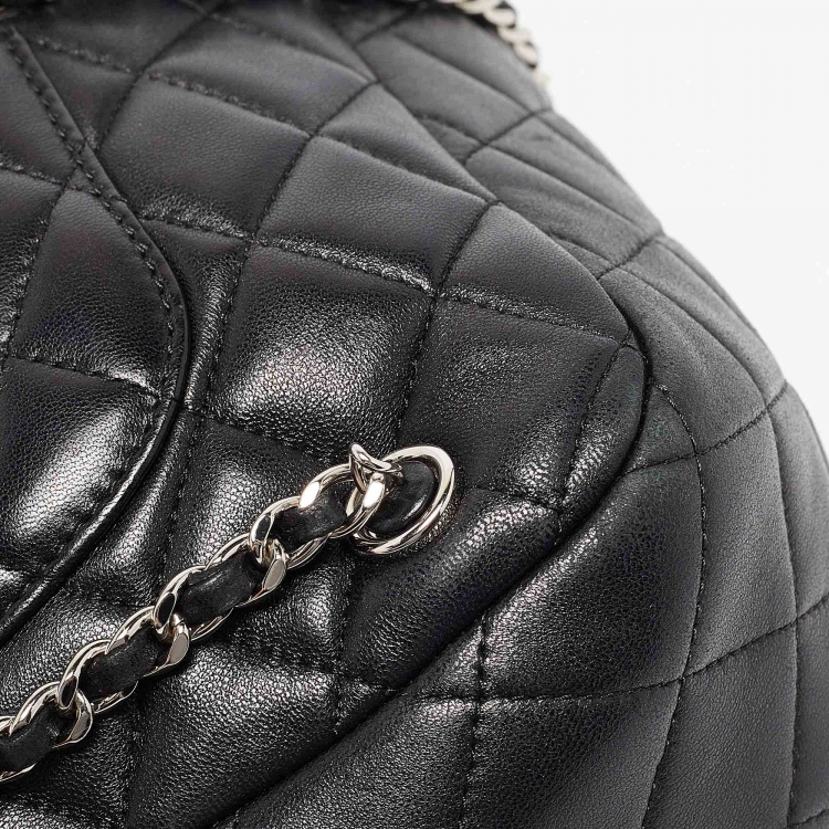 Pre Owned Chanel Black Quilted Leather Seoul Backpack