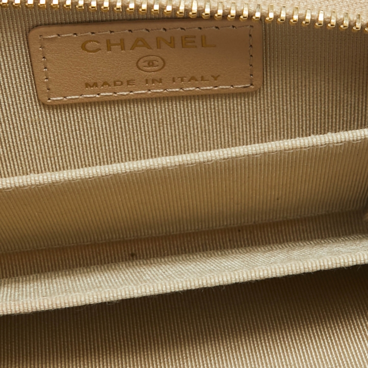 Pre Owned Chanel Gold Quilted Leather Zip Around Coin Purse