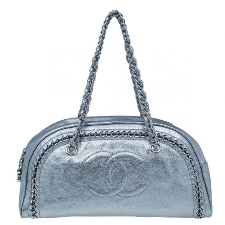 Chanel Metallic Silver Leather Chain Trim Luxe Ligne Bowler Bag Chanel |  The Luxury Closet