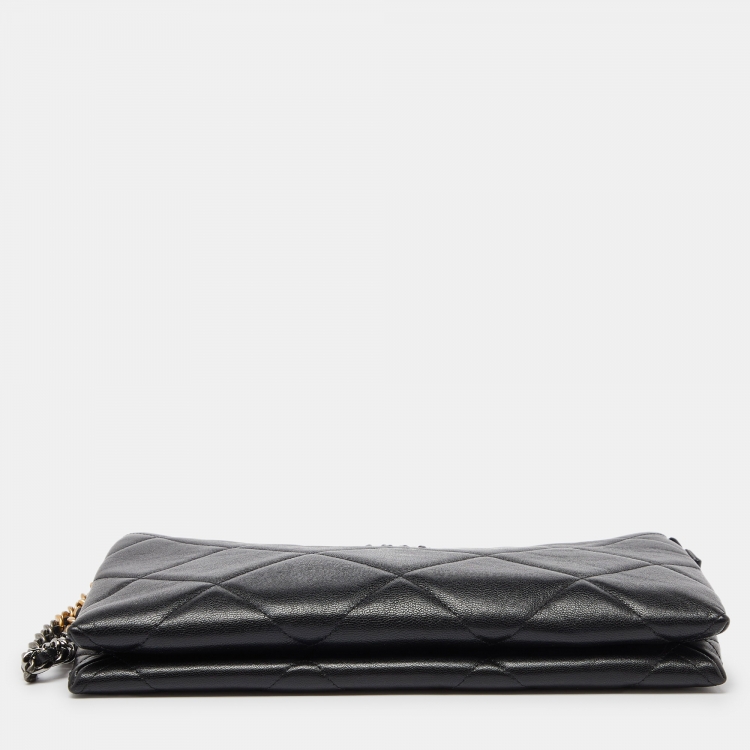Pre Owned Chanel Black Quilted Leather 19 Chain Wristlet Pouch 
