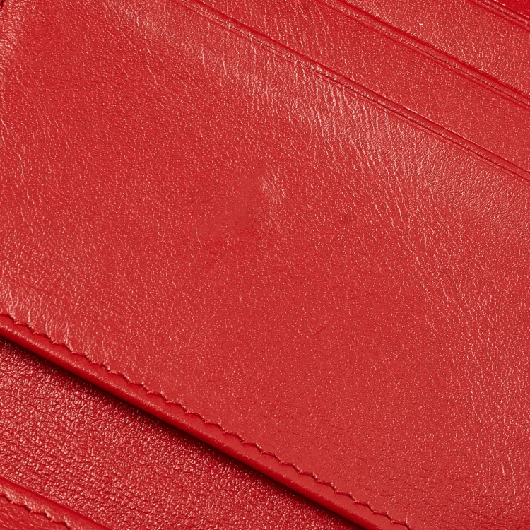 مملوكة مسبقًا Chanel Red Quilted Caviar Leather CC Trifold Wallet