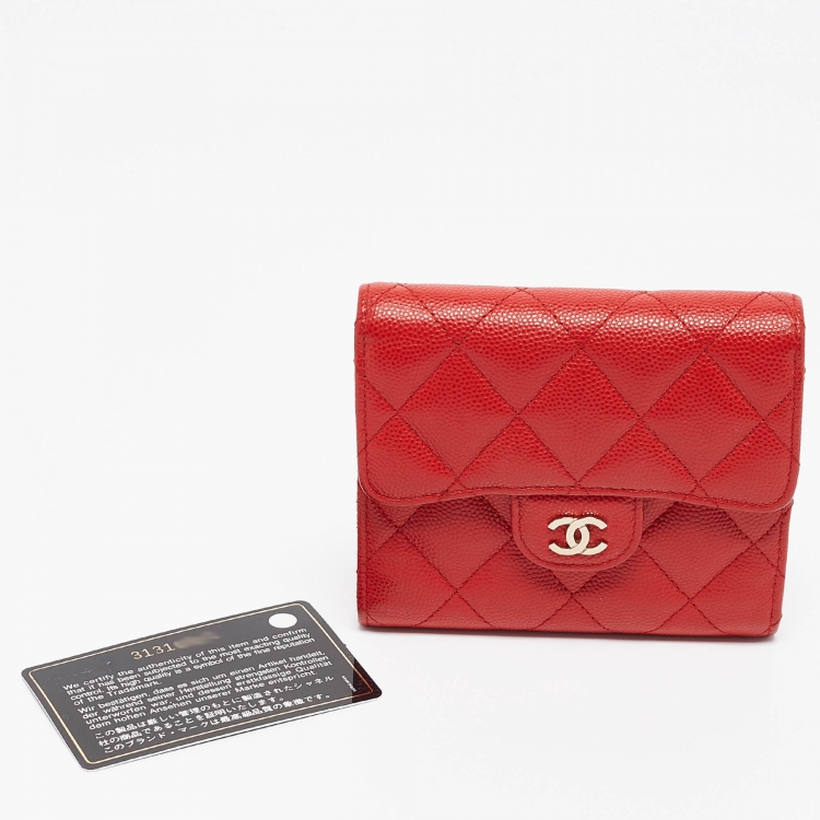 مملوكة مسبقًا Chanel Red Quilted Caviar Leather CC Trifold Wallet