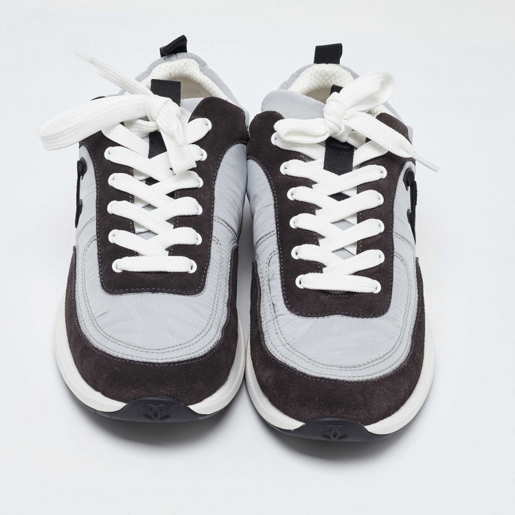 Pre Owned Chanel Black/Grey Nylon and Suede CC Logo Lace Up Sneakers Size 40