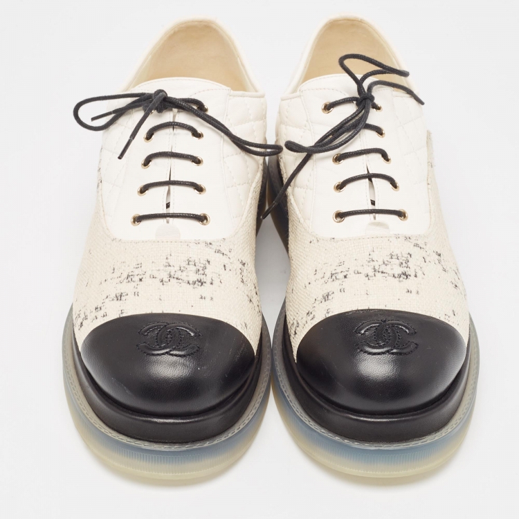 Pre Owned Chanel White/Black Canvas and Leather Cap Toe Oxford Sneakers Size 40