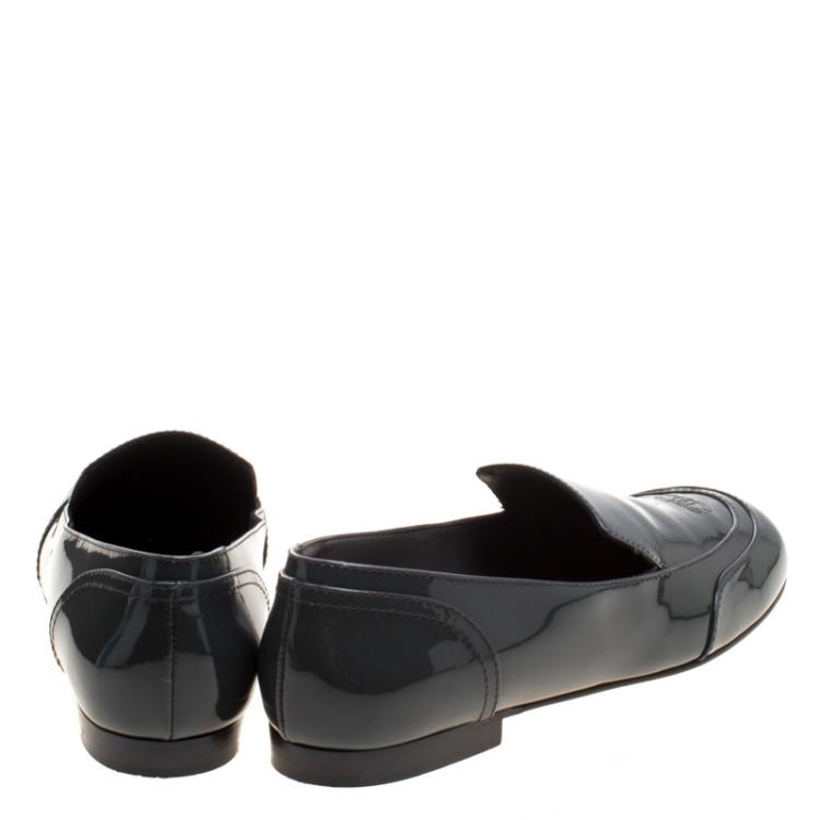 Pre Owned Chanel Grey Patent Leather CC Loafers Size 38.5