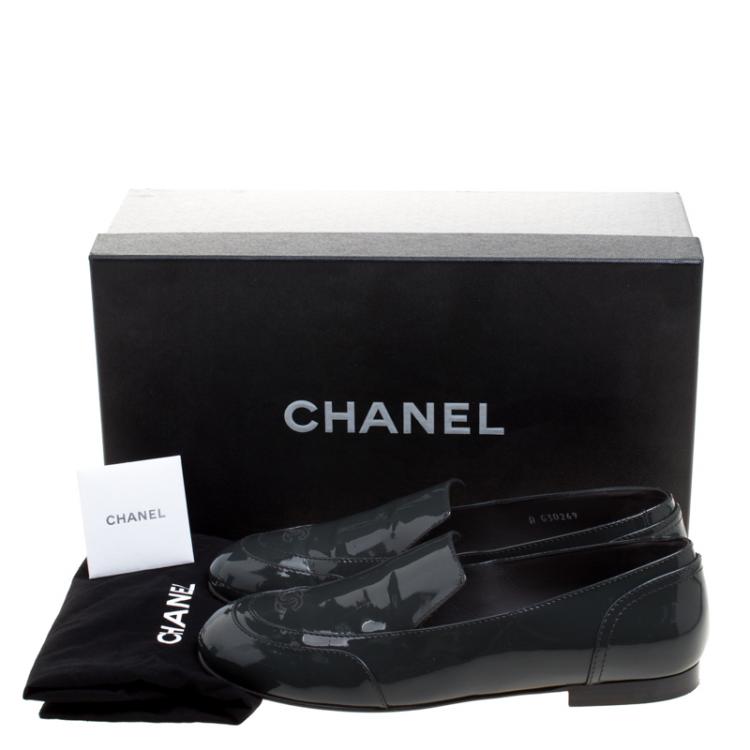 Pre Owned Chanel Grey Patent Leather CC Loafers Size 38.5