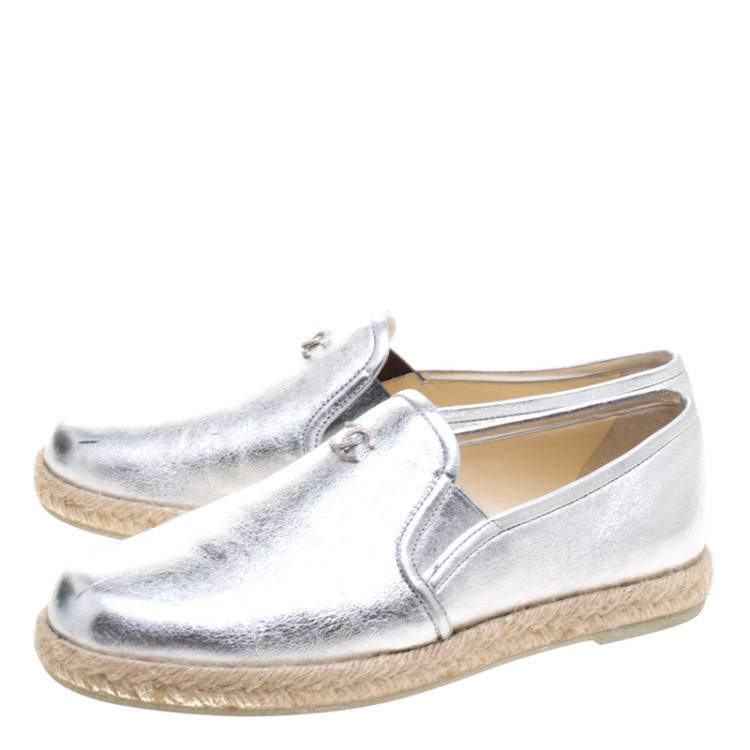 Pre Owned Chanel Metallic Silver Leather CC Espadrille Loafers Size 37