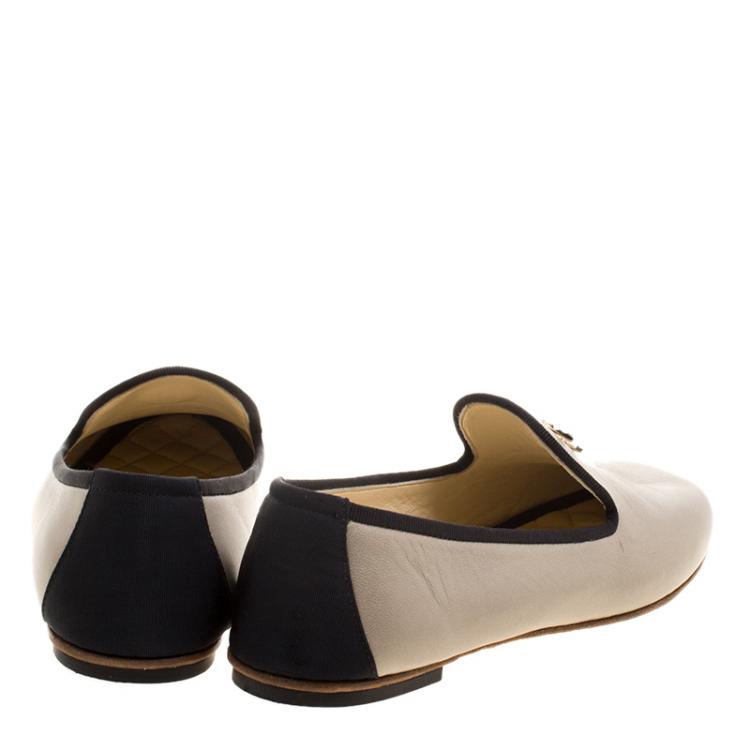 Pre Owned Chanel Beige Pearl Finish Leather CC Smoking Slippers Size 38.5