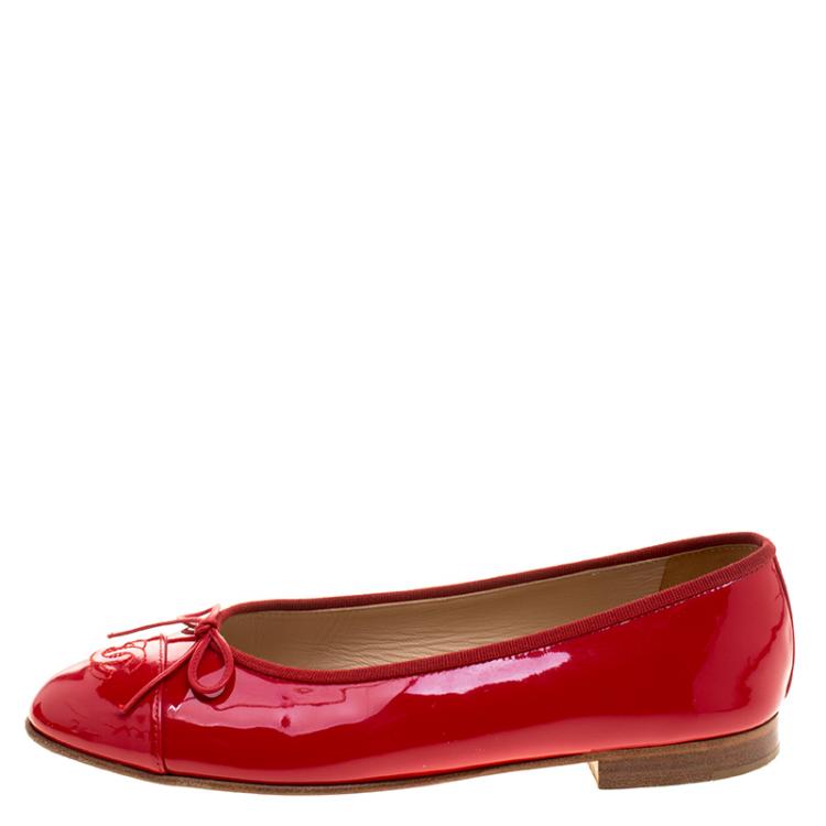 Chanel Red Patent Leather CC Cap Toe Ballet Flats Size 39 Chanel
