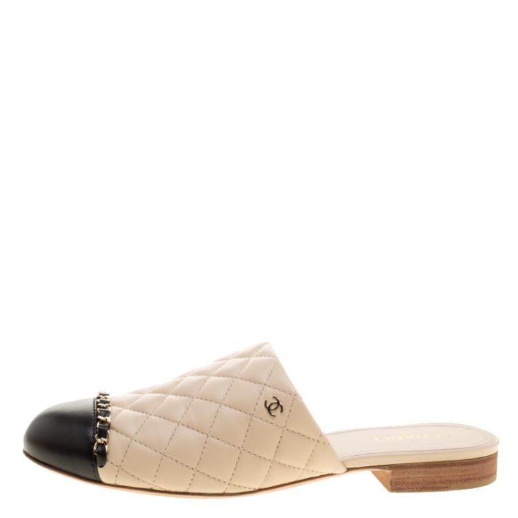 Chanel Beige/Black Quilted Leather Mules Size 39 Chanel
