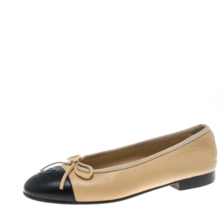 Chanel beige-black leather slingback pumps