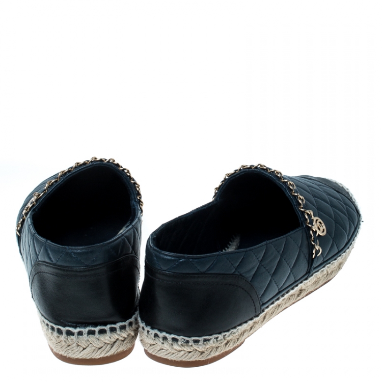 Pre Owned Chanel Navy Blue/Black Leather CC Chain Espadrille Flats Size 42