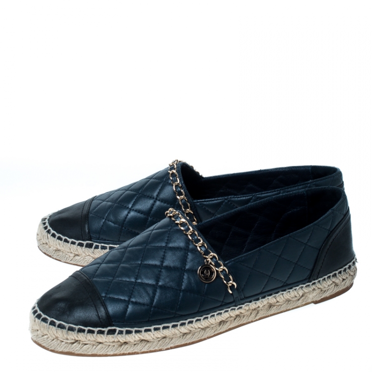 Pre Owned Chanel Navy Blue/Black Leather CC Chain Espadrille Flats Size 42