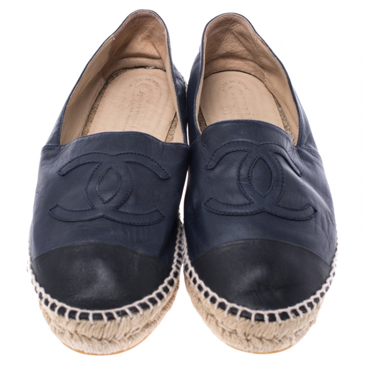 Pre Owned Chanel Black Leather CC Cap Toe Espadrilles Loafers Size 42