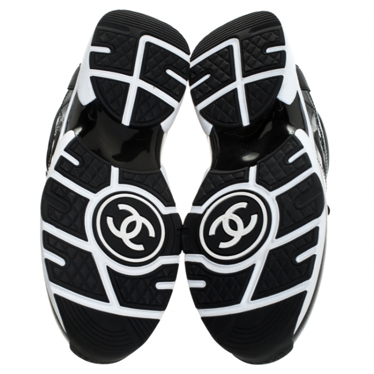 Pre Owned Chanel Black PVC And Patent Leather CC Lace Up Sneakers Size 41