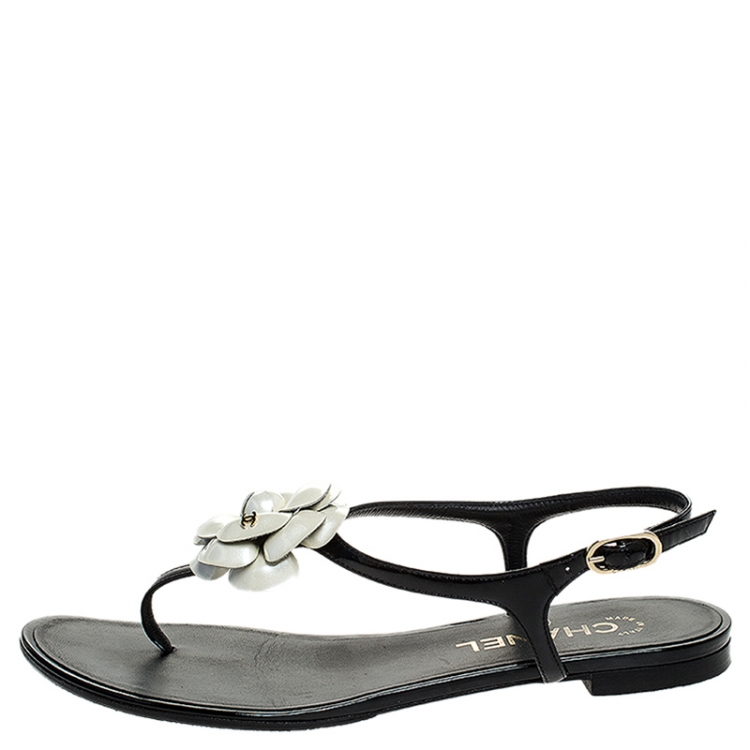 Chanel Black/White Leather CC Camellia Flat Thong Sandals Size 38