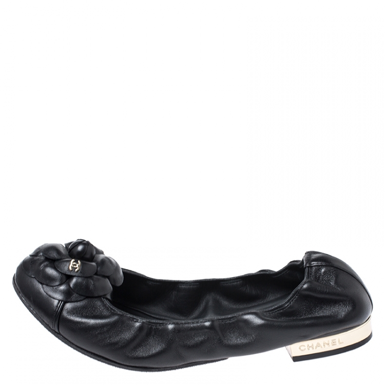 Chanel Black Leather Camellia Scrunch Ballet Flat Size 39 Chanel