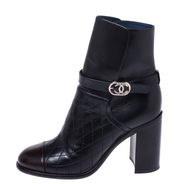 Chanel Gold Leather Quilted CC Logo Ankle Boots Size 39 Chanel