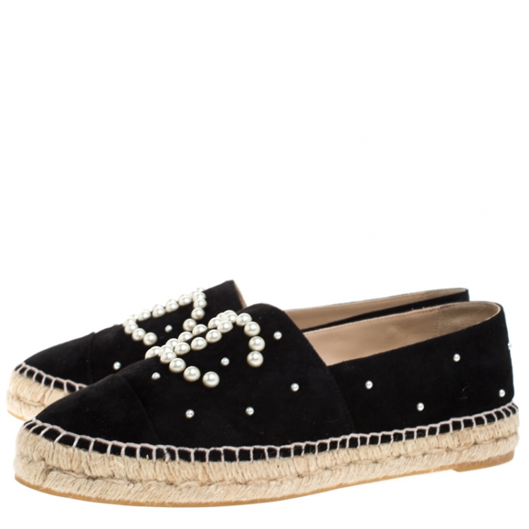Pre Owned Chanel Black Suede Leather And Faux Pearl CC Espadrille Loafers Size 41