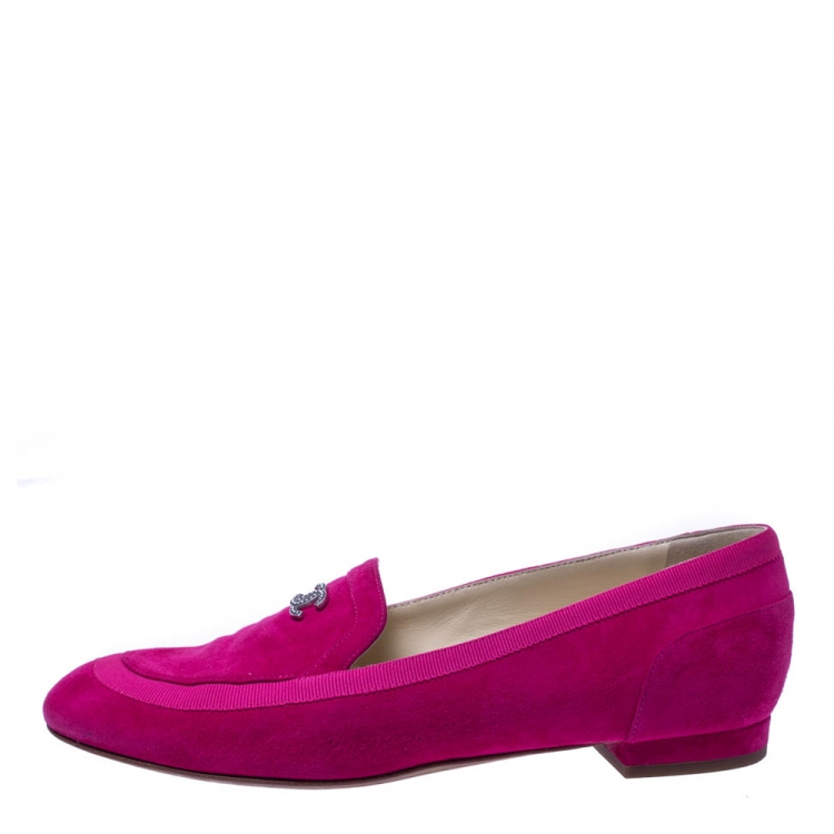 Pre Owned Chanel Pink Suede Leather CC Slip On Loafers Size 39