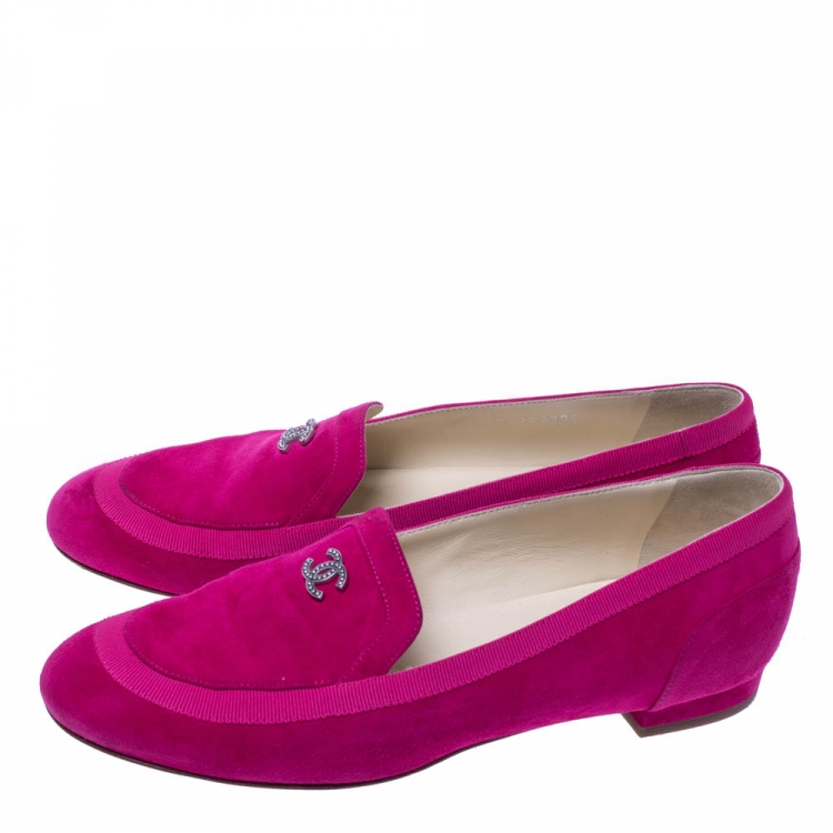 Pre Owned Chanel Pink Suede Leather CC Slip On Loafers Size 39