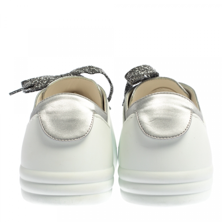 Pre Owned Chanel White/Silver Leather CC Low Top Sneakers Size 37