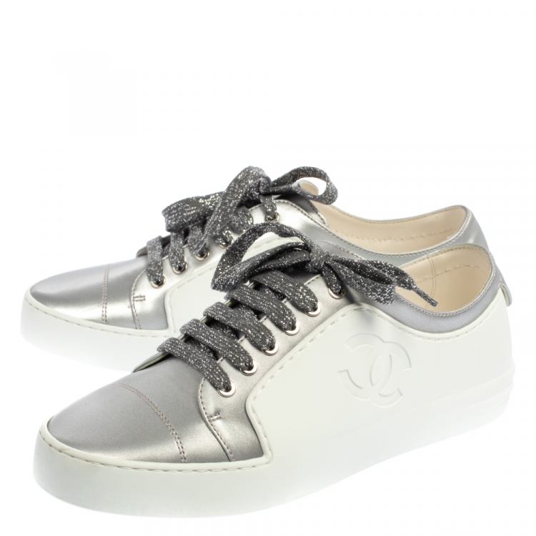 Pre Owned Chanel White/Silver Leather CC Low Top Sneakers Size 37