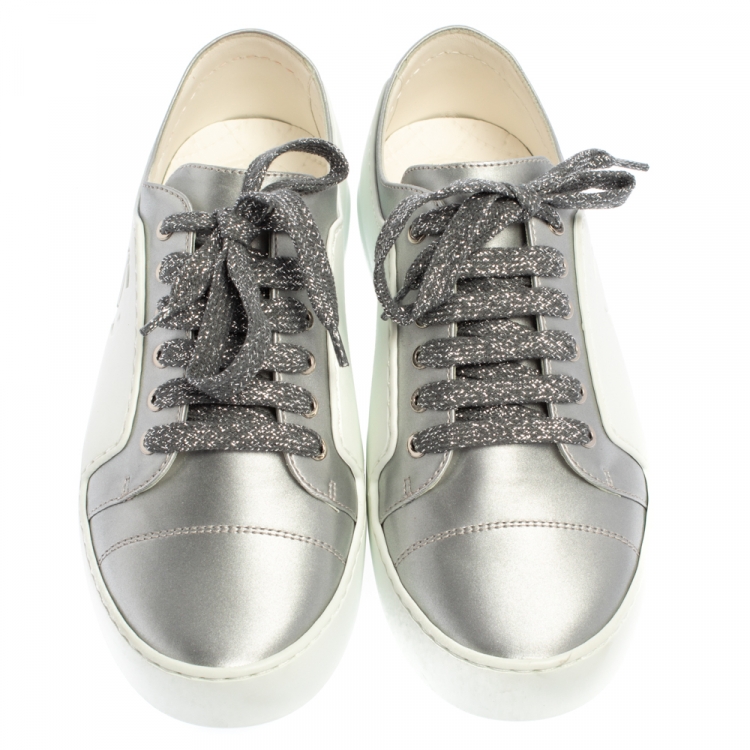 Pre Owned Chanel White/Silver Leather CC Low Top Sneakers Size 37
