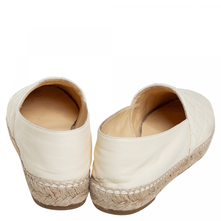 Pre Owned Chanel White Quilted Leather CC Espadrille Flats Size 39