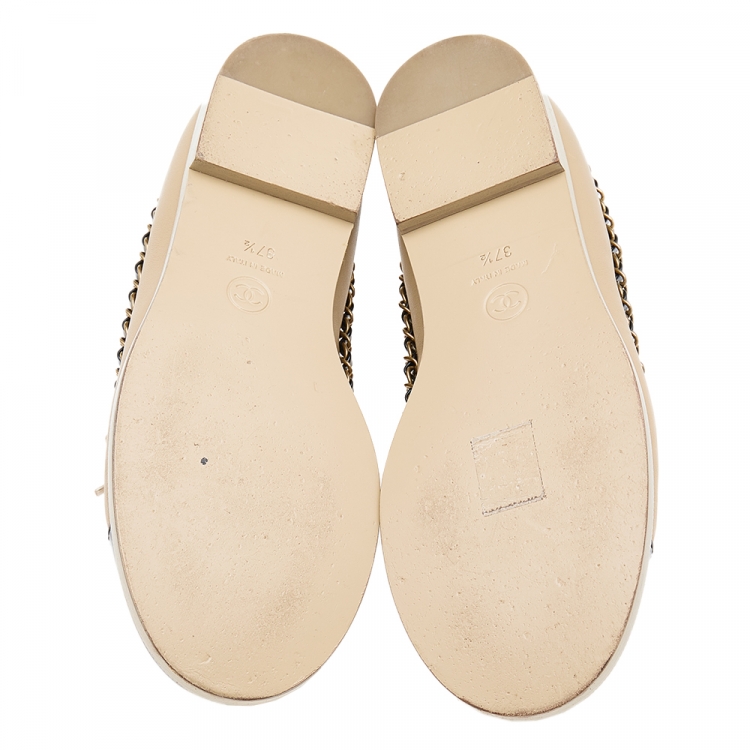 Pre Owned Chanel Beige/Black Patent And Leather CC Chain Link Lace Up Oxford Size 37.5