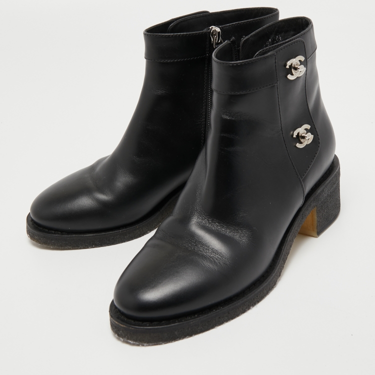 Chanel Black Quilted Cannage Leather Boot (39 C EU) For Sale at 1stDibs