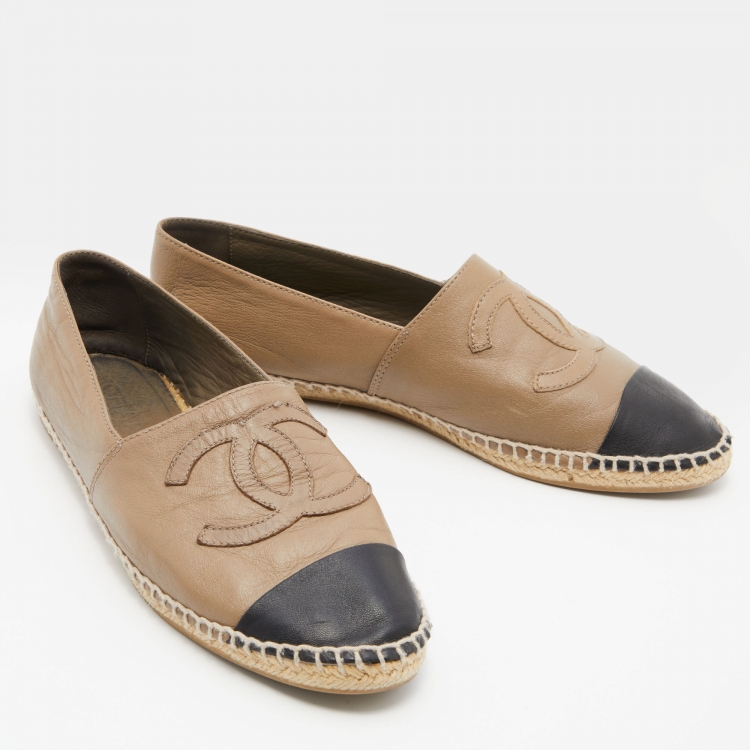 Pre Owned Chanel Beige/Black CC Cap Toe Espadrille Flats Size 39