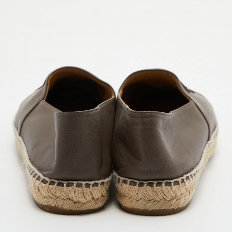 Pre Owned Chanel Dark Beige Leather CC Cap Toe Espadrille Flats Size 39