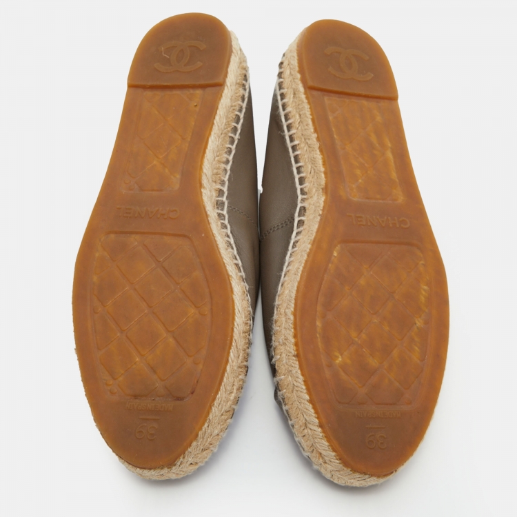 Pre Owned Chanel Dark Beige Leather CC Cap Toe Espadrille Flats Size 39