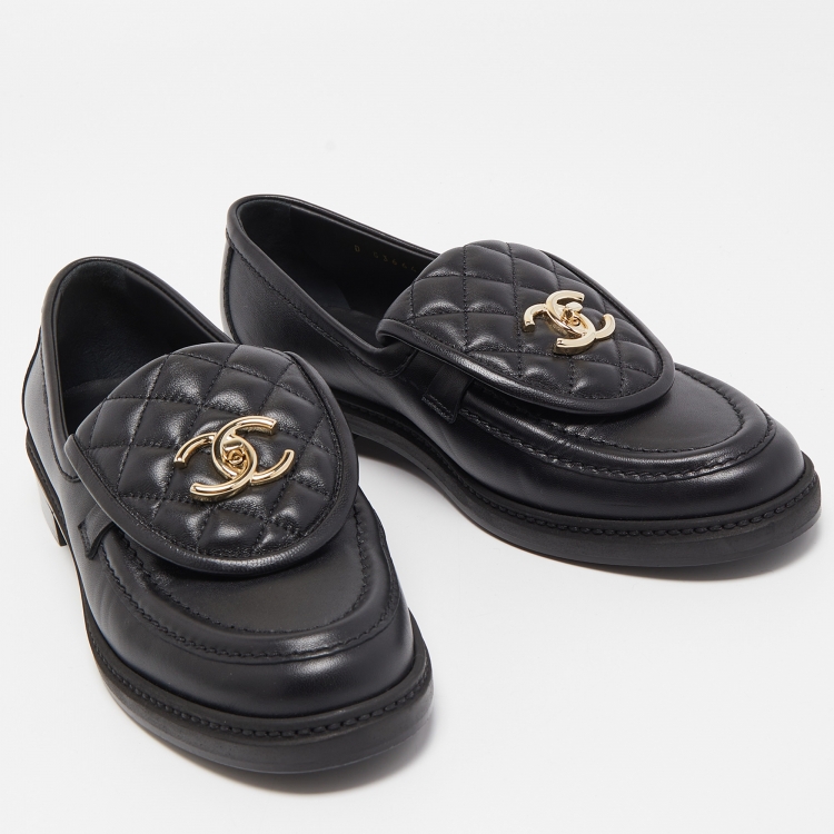 Pre Owned Chanel Black Leather Interlocking CC Logo Loafers Size 38.5