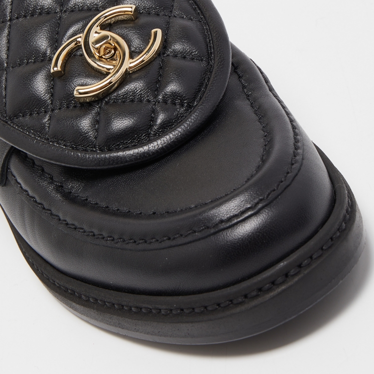 Pre Owned Chanel Black Leather Interlocking CC Logo Loafers Size 38.5