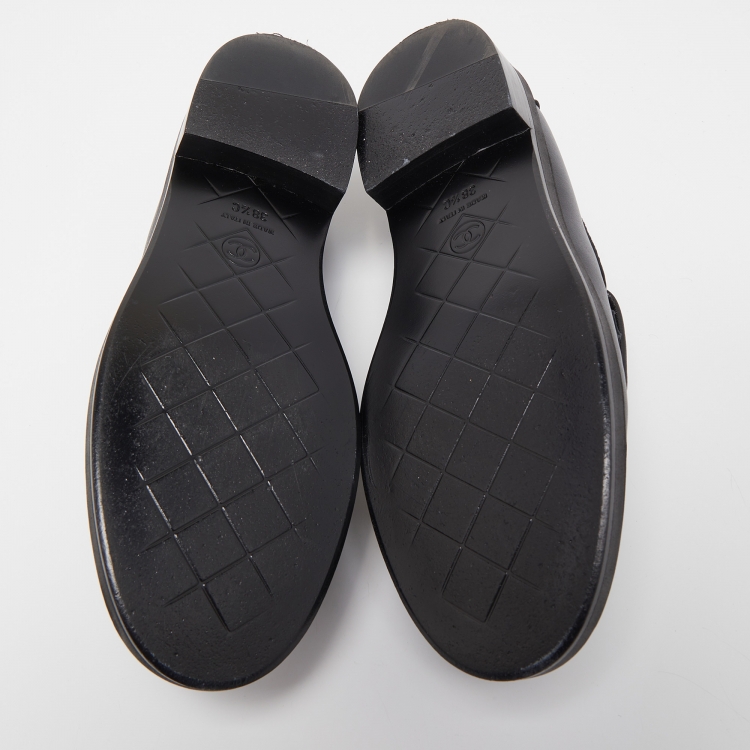 Pre Owned Chanel Black Leather Interlocking CC Logo Loafers Size 38.5