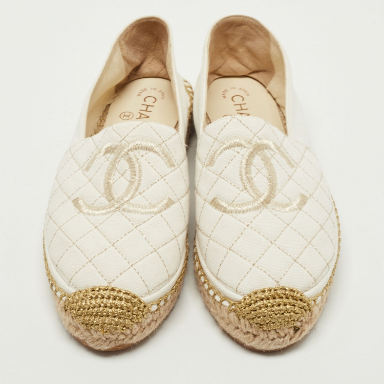 Pre Owned Chanel White Canvas Interlocking CC Logo Espadrilles Loafers Size 39