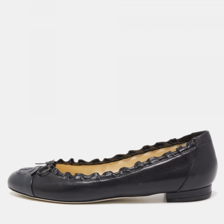 Pre Owned Chanel Black Leather CC Cap Toe Ballet Flats Size 40.5