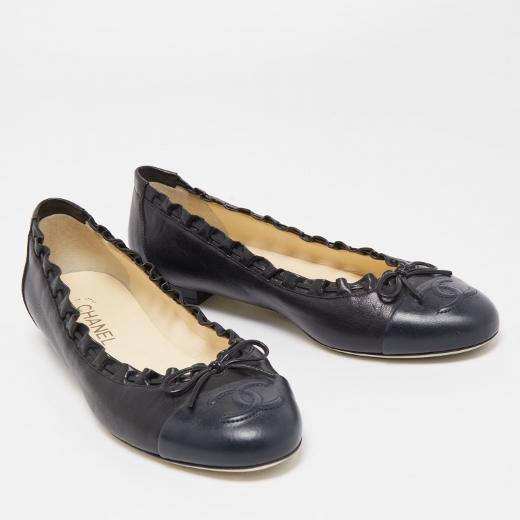 Pre Owned Chanel Black Leather CC Cap Toe Ballet Flats Size 40.5
