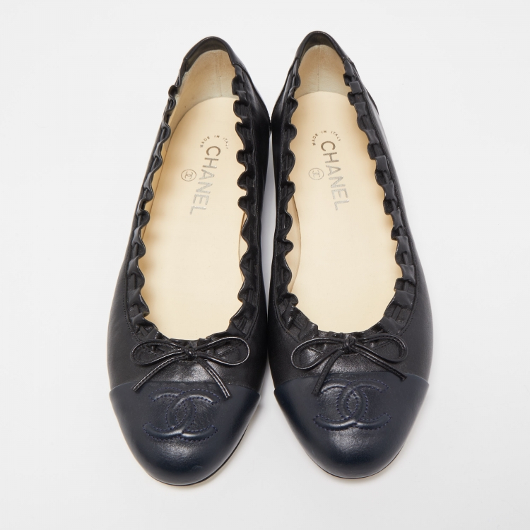Pre Owned Chanel Black Leather CC Cap Toe Ballet Flats Size 40.5