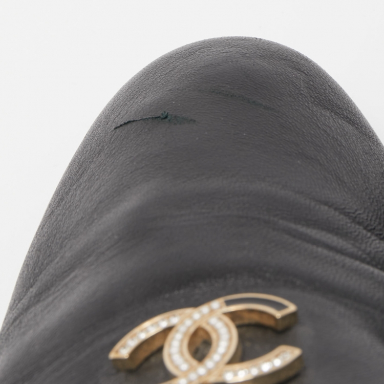 Pre Owned Chanel Black Leather CC Slip On Smoking Slippers Size 40