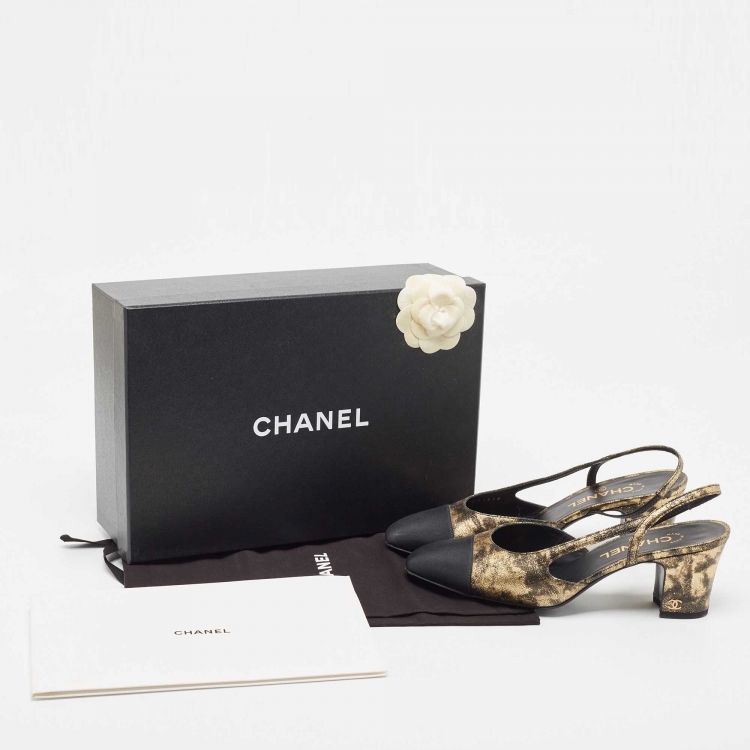 Pre Owned Chanel Black/Gold Leather CC Cap Toe Slingback Pumps Size 38