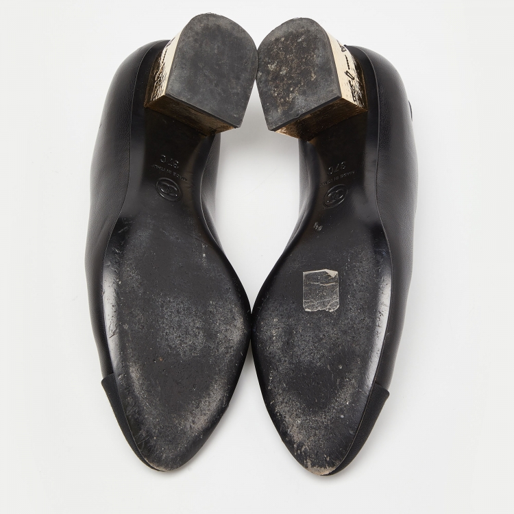 Pre Owned Chanel Black Leather and Fabric Cap Toe CC Pumps Size 37